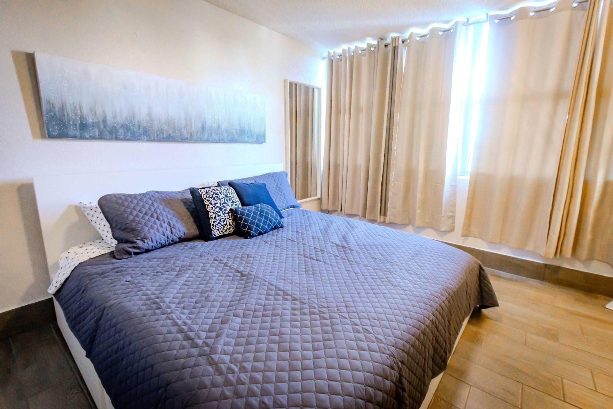 Sunset Paradise Cozy Beachfront Escape - Isla Verde San Juan Esterno foto