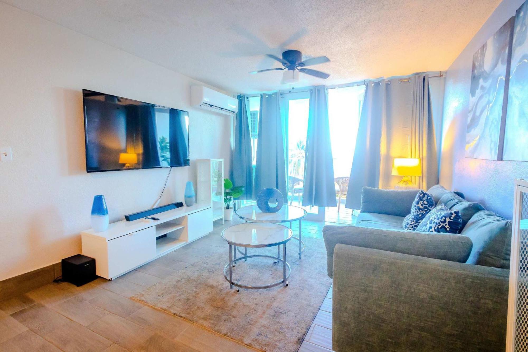Sunset Paradise Cozy Beachfront Escape - Isla Verde San Juan Esterno foto