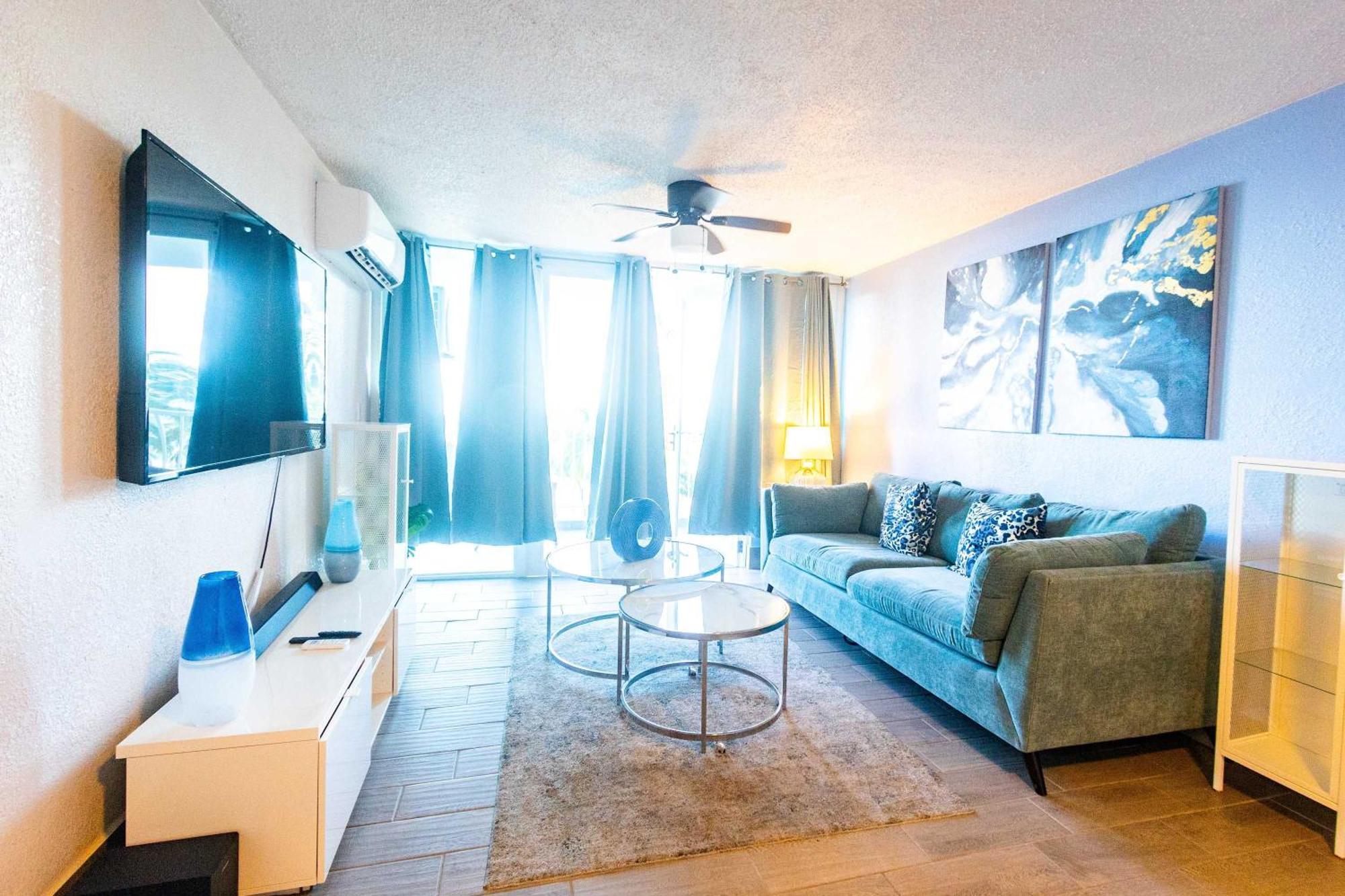 Sunset Paradise Cozy Beachfront Escape - Isla Verde San Juan Esterno foto