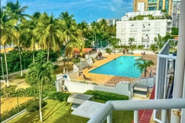 Sunset Paradise Cozy Beachfront Escape - Isla Verde San Juan Esterno foto